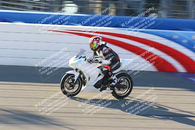 media/Jan-21-2022-Fastrack Riders (Fri) [[90b5309cc6]]/Level 1/Session 1 Front Straight/